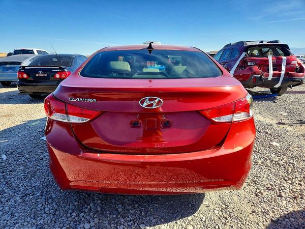 2013 HYUNDAI ELANTRA