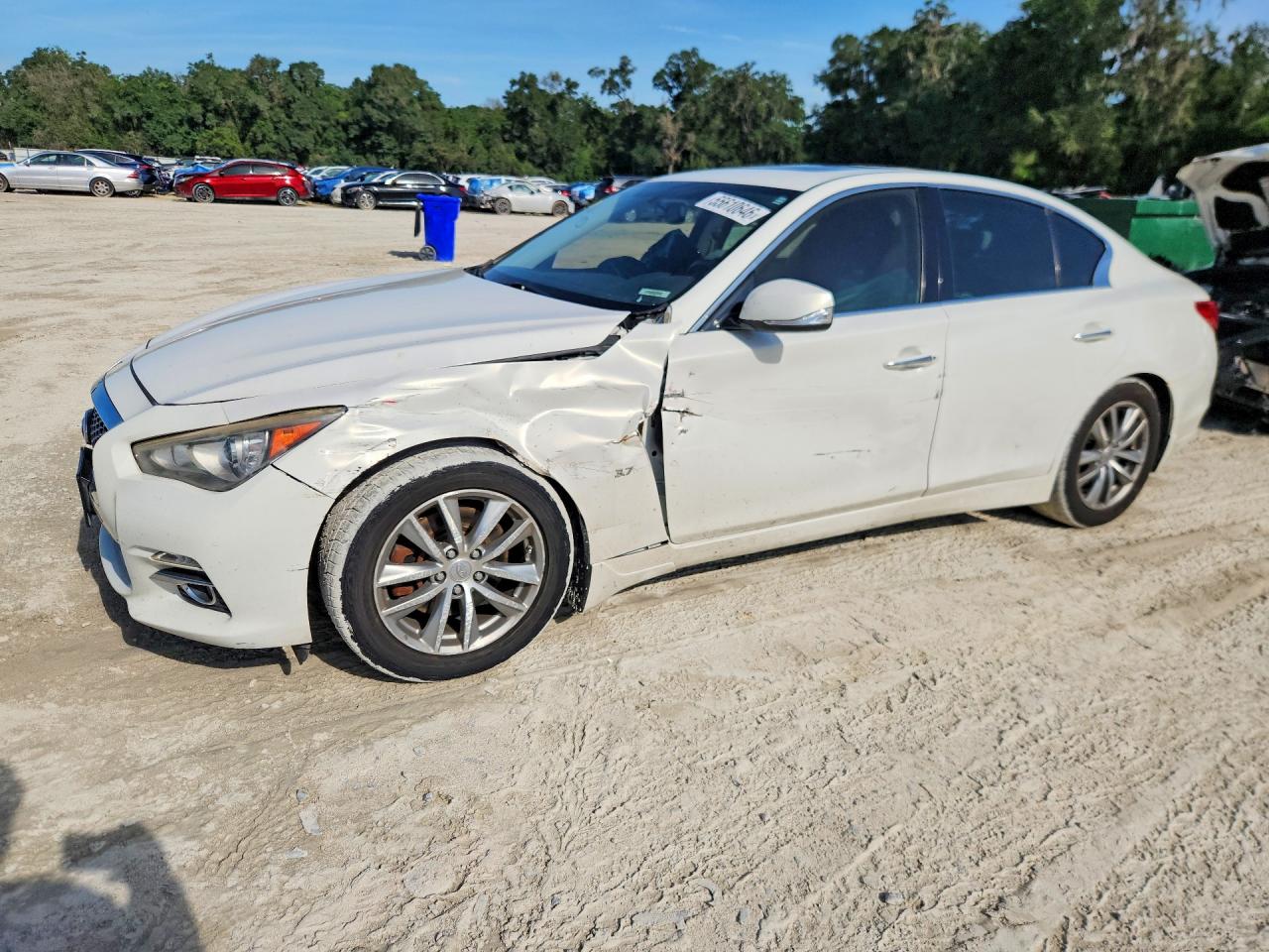 2014 INFINITI Q50 — Front 3/4