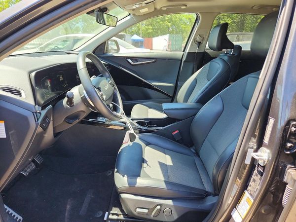 2023 KIA NIRO EX