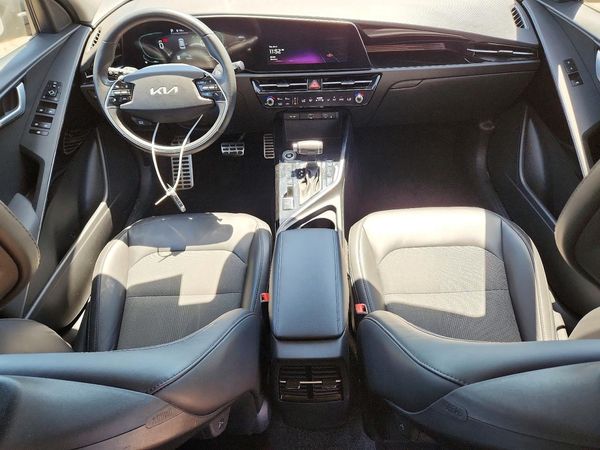 2023 KIA NIRO EX