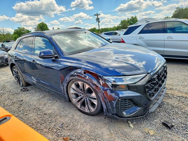 2025 AUDI Q8
