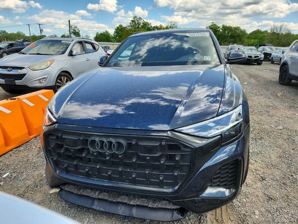 2025 AUDI Q8
