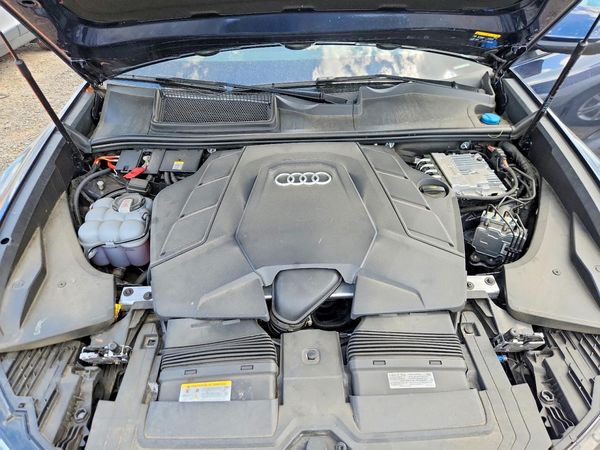 2025 AUDI Q8