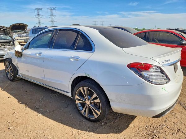 2016 MERCEDES-BENZ C C300