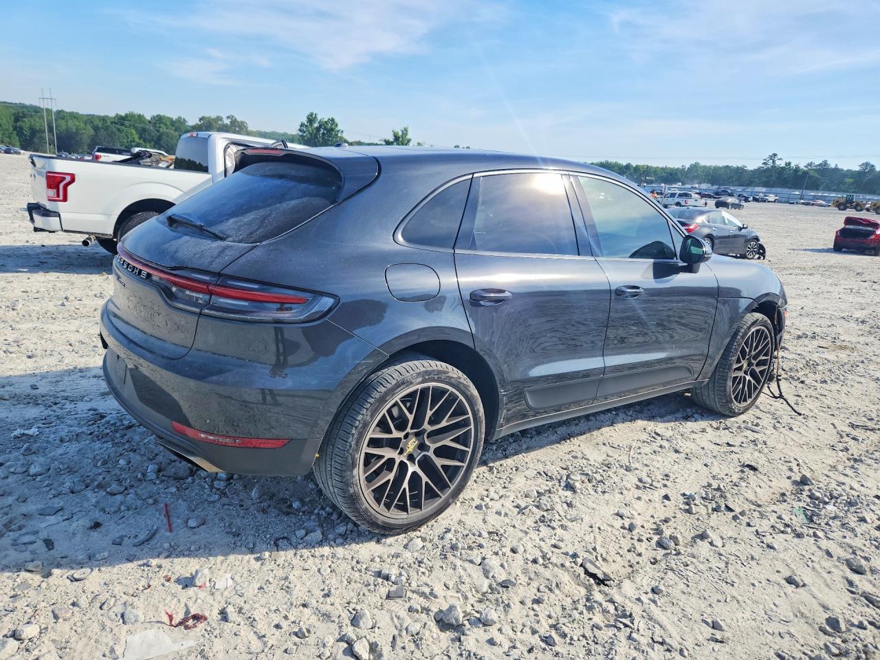2019 PORSCHE MACAN