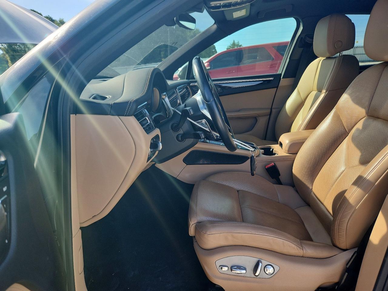 2019 PORSCHE MACAN