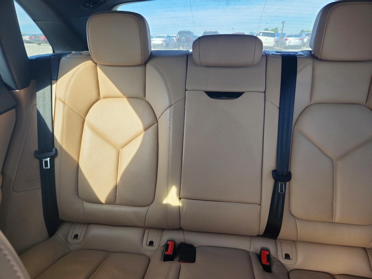2019 PORSCHE MACAN