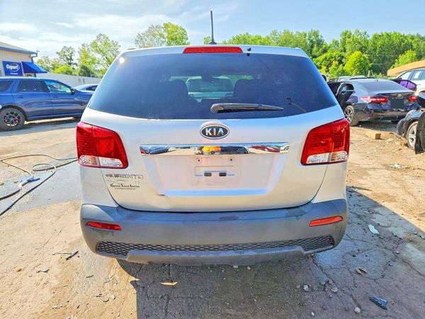 2013 KIA SORENTO Base / LX