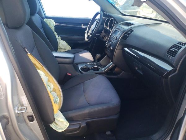 2013 KIA SORENTO Base / LX