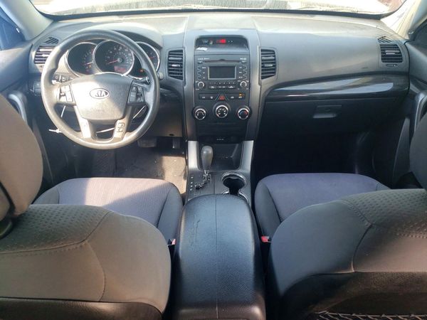 2013 KIA SORENTO Base / LX