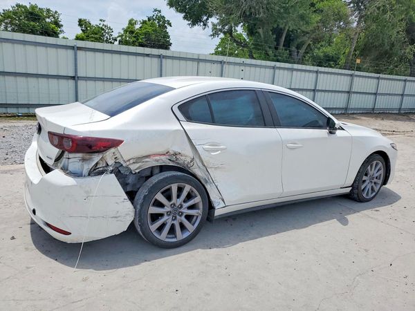 2023 MAZDA 3 Preferred Package