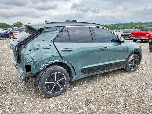 2023 KIA NIRO SX