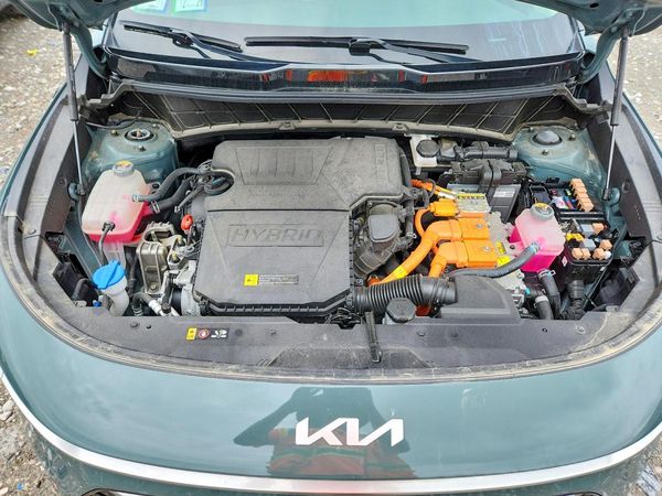 2023 KIA NIRO SX