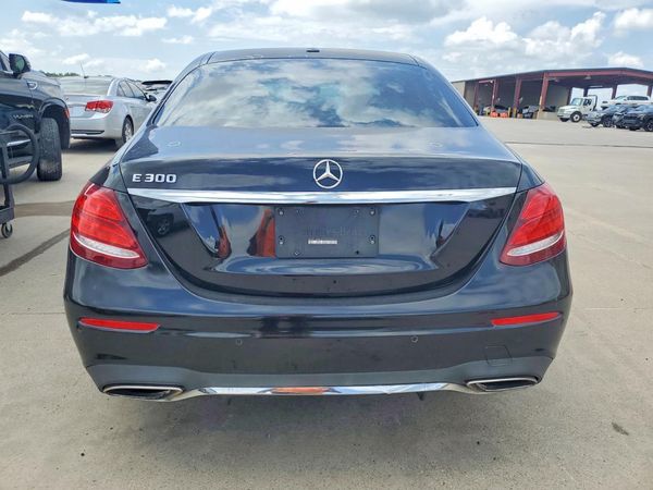 2017 MERCEDES-BENZ E E300
