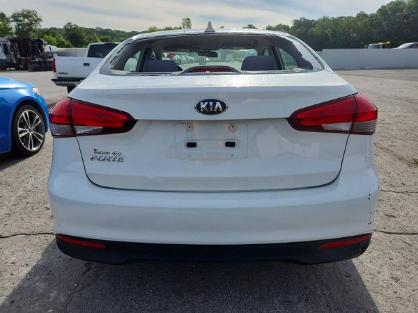2018 KIA FORTE LX Base