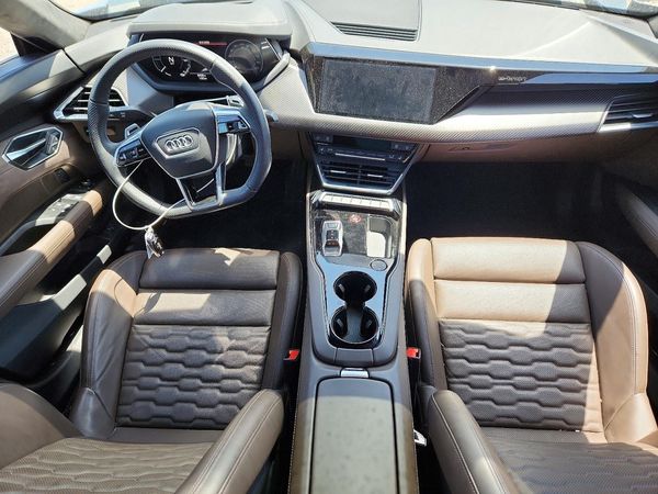 2024 AUDI E-TRON GT