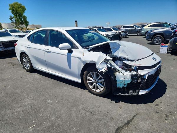 2025 TOYOTA CAMRY