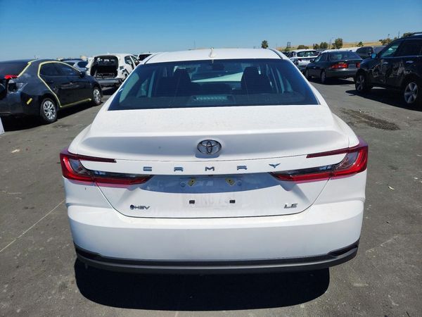 2025 TOYOTA CAMRY