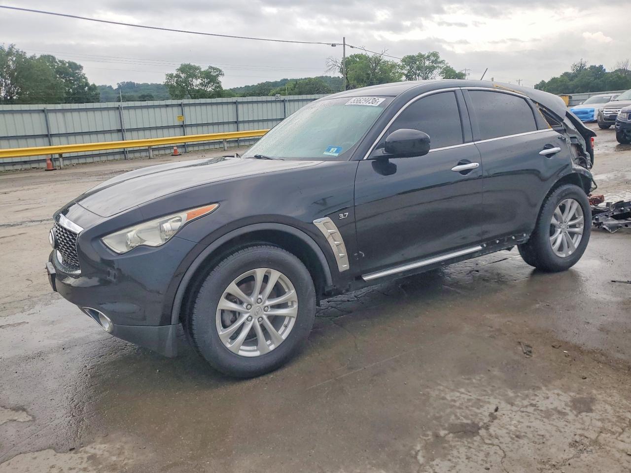 2017 INFINITI QX70