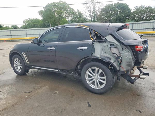 2017 INFINITI QX70