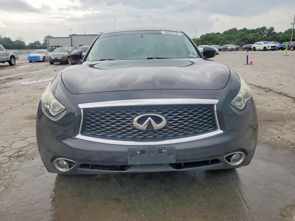 2017 INFINITI QX70