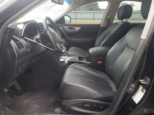 2017 INFINITI QX70