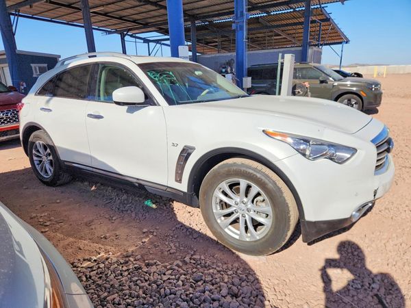 2016 INFINITI QX70