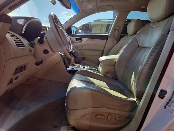 2016 INFINITI QX70