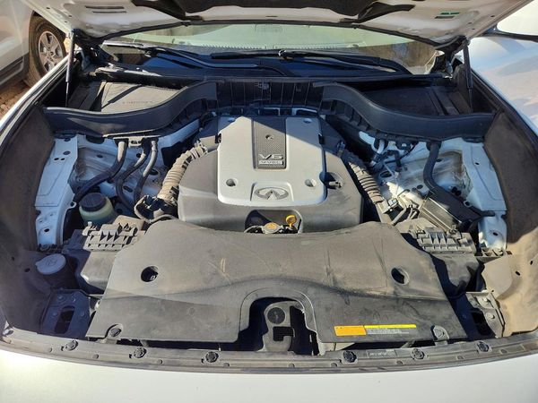 2016 INFINITI QX70