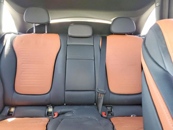 2024 MERCEDES-BENZ GLC GLC300