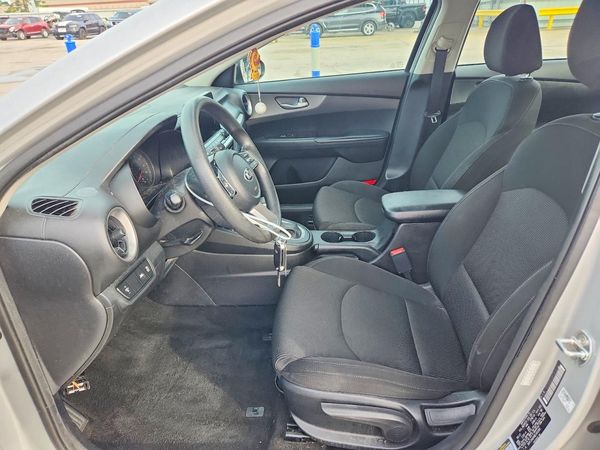 2021 KIA FORTE FE, LXS