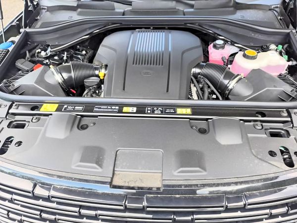 2026 LAND ROVER RANGE ROVER SE