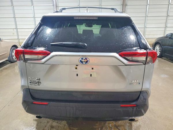 2024 TOYOTA RAV4 XLE