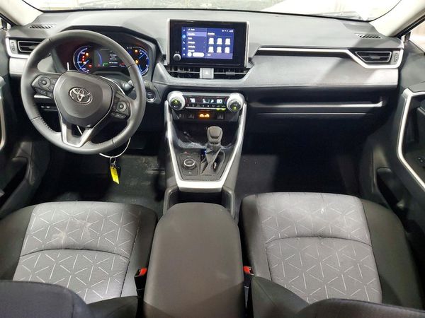 2024 TOYOTA RAV4 XLE
