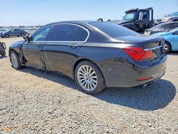 2013 BMW 740