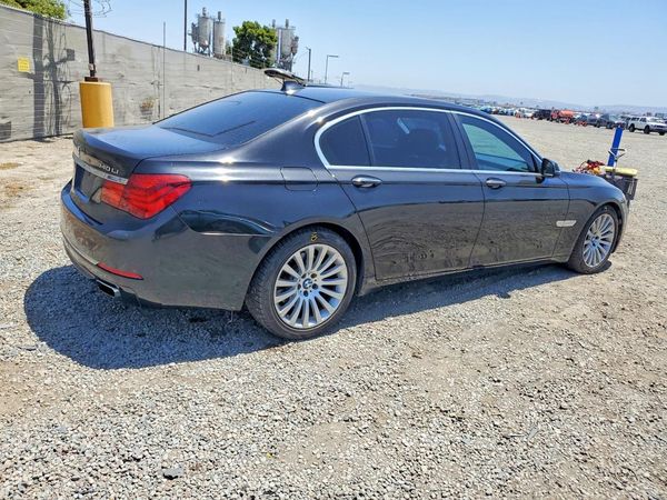 2013 BMW 740