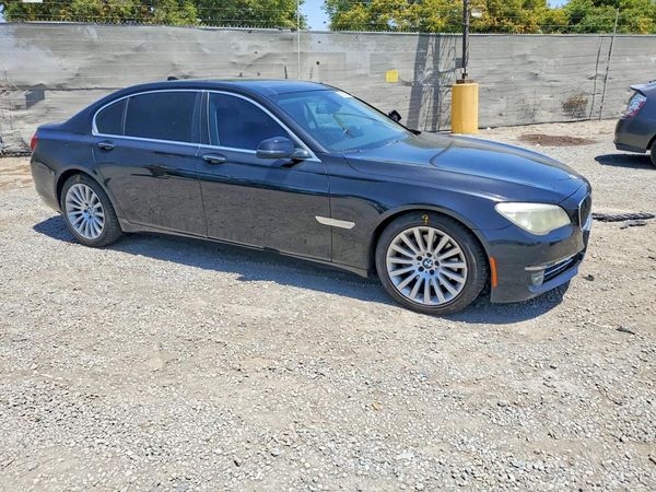 2013 BMW 740
