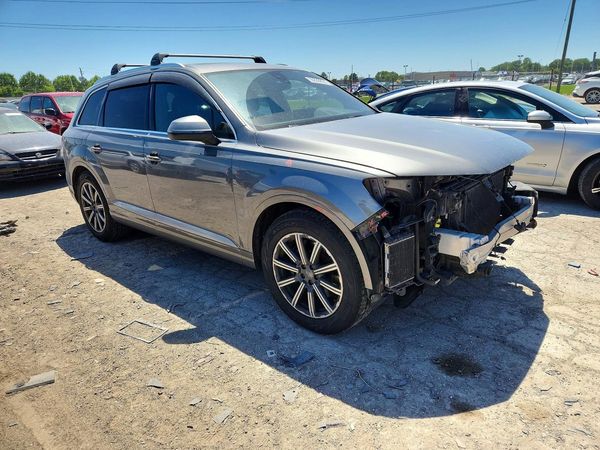2017 AUDI Q7 quattro Premium Plus