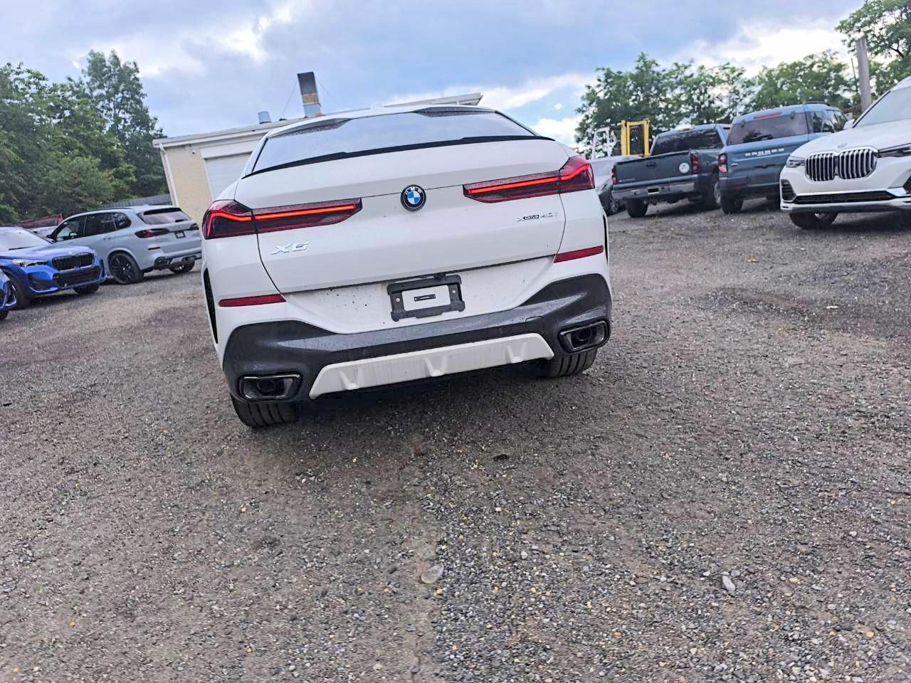 2027 BMW X6 xDrive40i