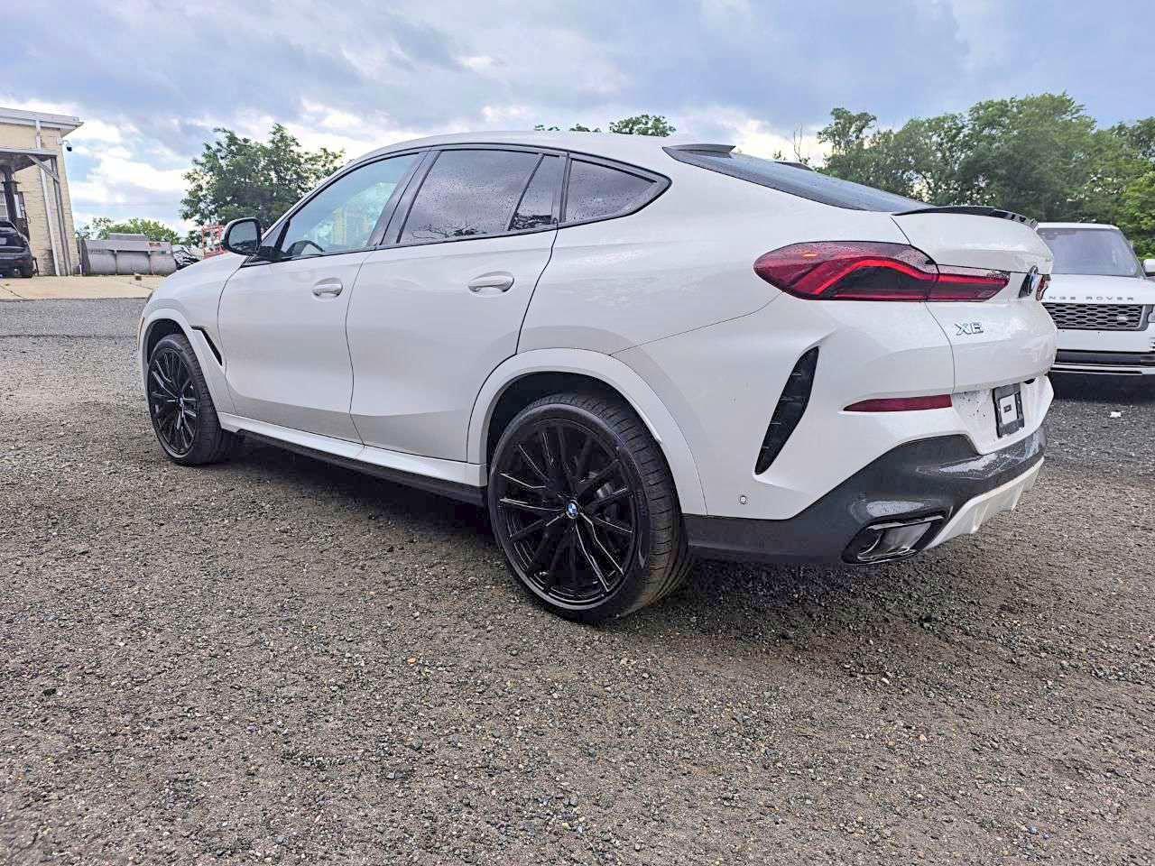 2027 BMW X6 xDrive40i