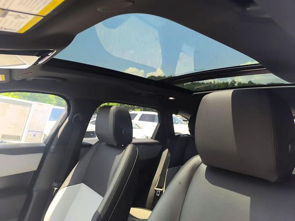 2026 LAND ROVER RANGE ROVER VELAR P250 Dynamic SE