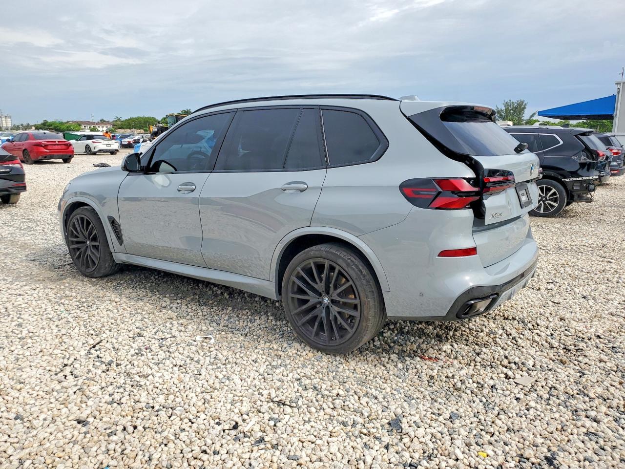 2025 BMW X5 xDrive40i