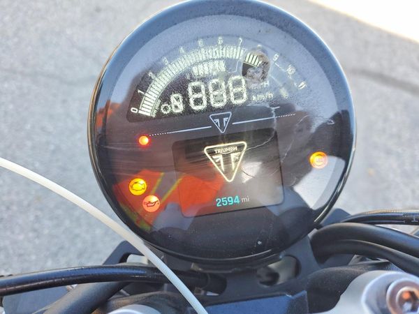 2024 TRIUMPH MOTORCYCLE TRIDENT 660