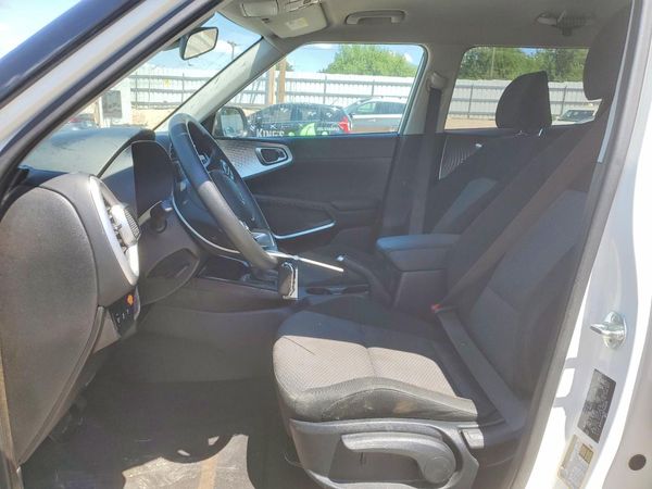 2024 KIA SOUL LX, S