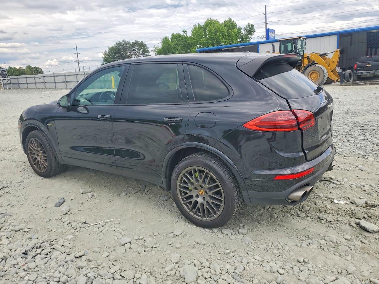 2018 PORSCHE CAYENNE