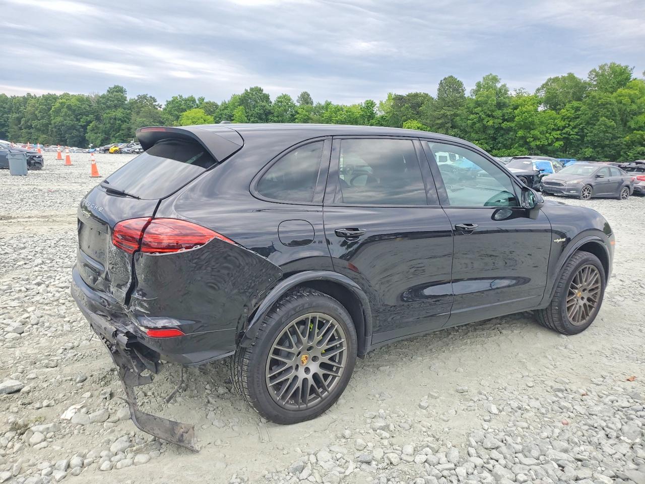 2018 PORSCHE CAYENNE