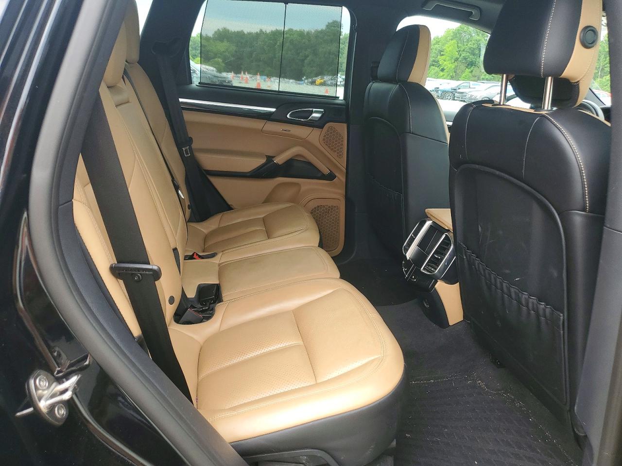 2018 PORSCHE CAYENNE