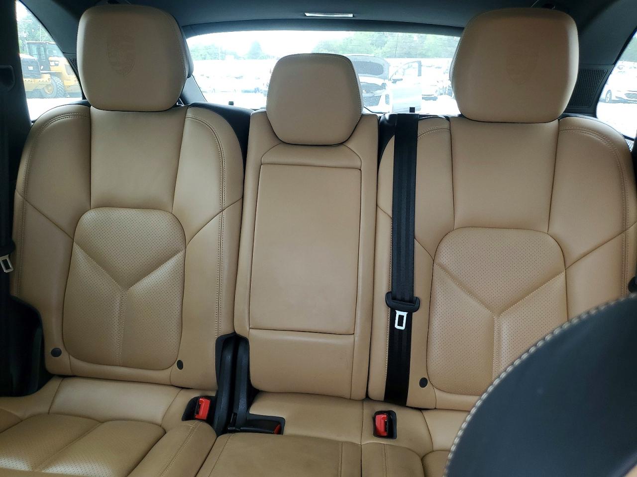 2018 PORSCHE CAYENNE