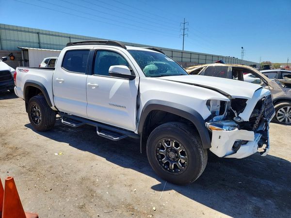 2019 TOYOTA TACOMA SR5