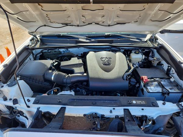 2019 TOYOTA TACOMA SR5